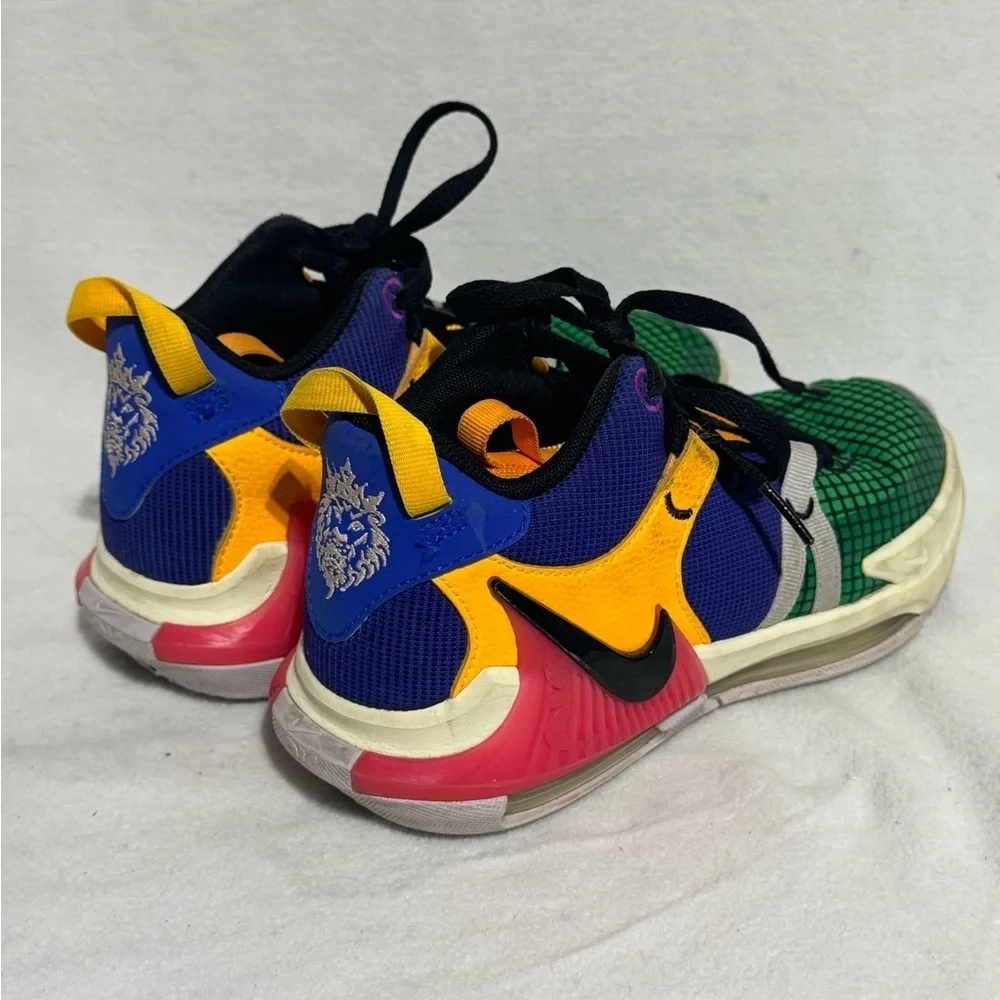 Nike LEBRON WITNESS 7 Shoes Size 4.5Y